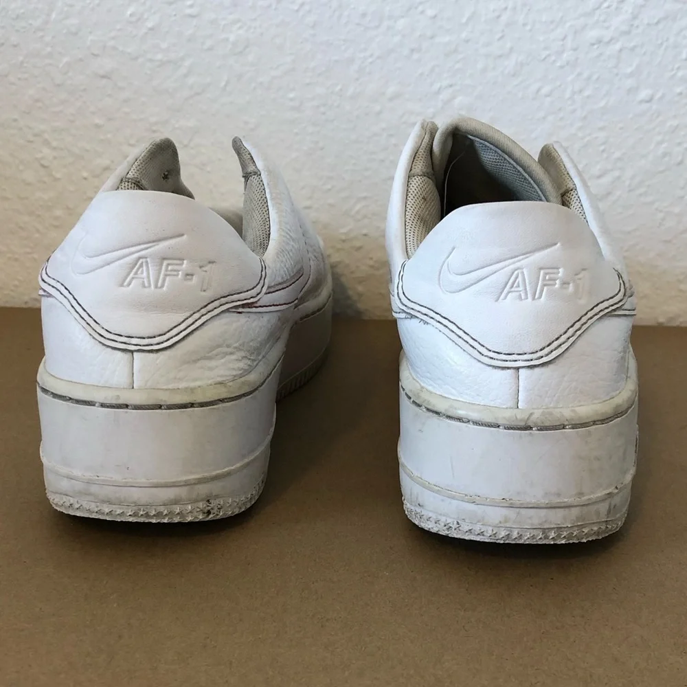NIKE Women's Air Force 1 Sage Low Triple White Sneaker Size 6.5 White AR5339-100